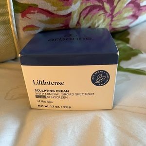 Arbonne LiftIntense Sculpting Cream